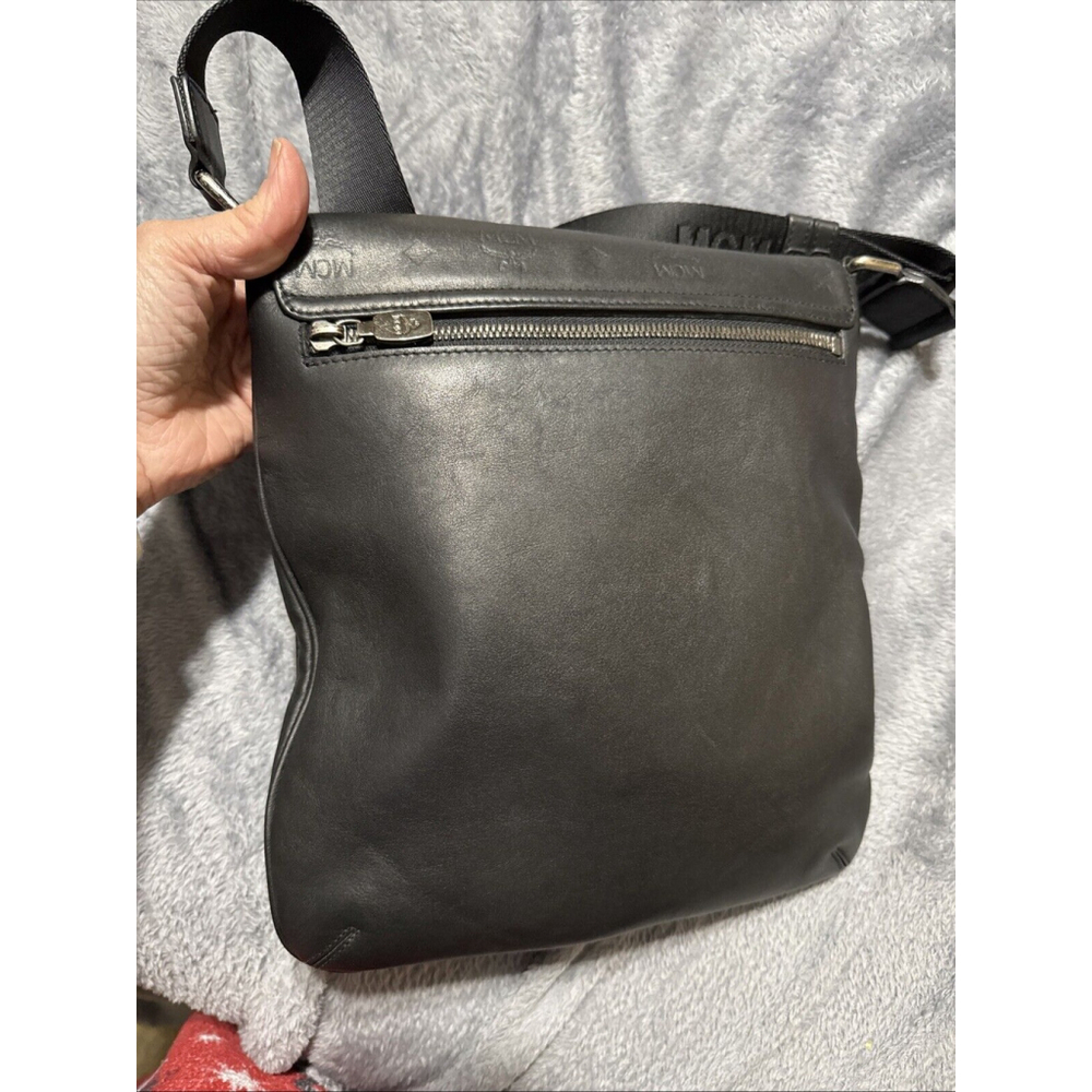 MCM Crossbody Leather Black Messenger Handbag Unisex - Picture 7 of 16